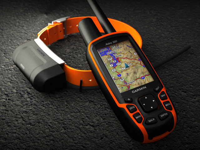 Garmin Astro 320 + 5 DC 50 Collars & Hunting Bows