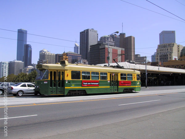 2001_tram_melbourne_australia