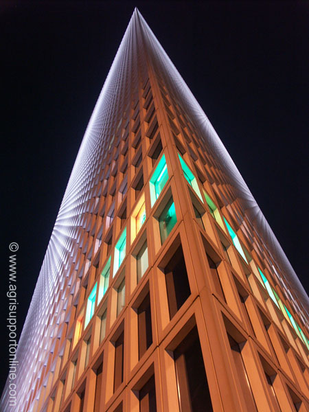 2004_azrieli_towers_tel_aviv_israel_3