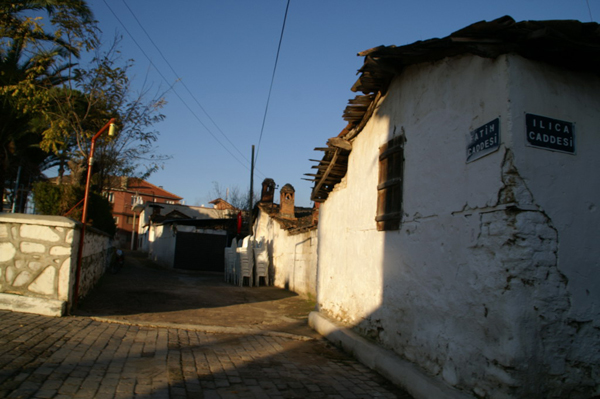 Village in Turkey 2007 - cat0819
