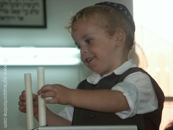 2002_religious_kid_isarel